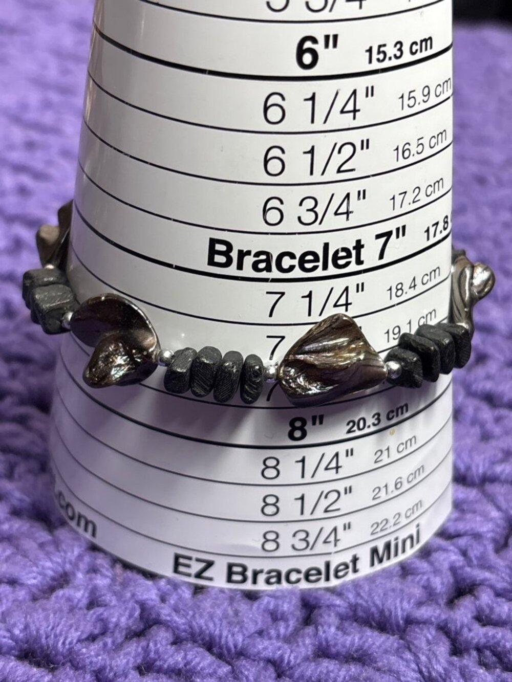 Shell and Black Wooden Silvertone Beaded Bracelet Goldtone Barrel Clasp 7.5 inch